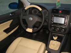 A Carstyling Tuning Show 2010-en kisorsolt, épített VW Golf V bemutatója