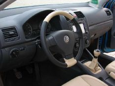 A Carstyling Tuning Show 2010-en kisorsolt, épített VW Golf V bemutatója
