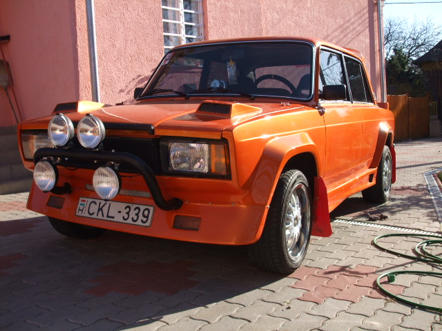 LADA 2105