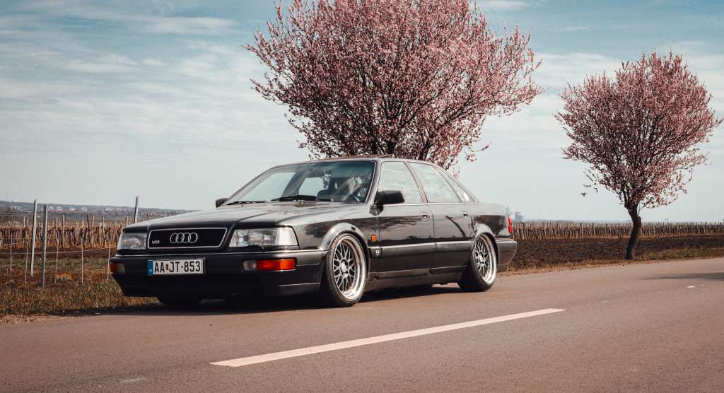 Audi V8